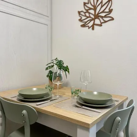 La Foglia Apartment *